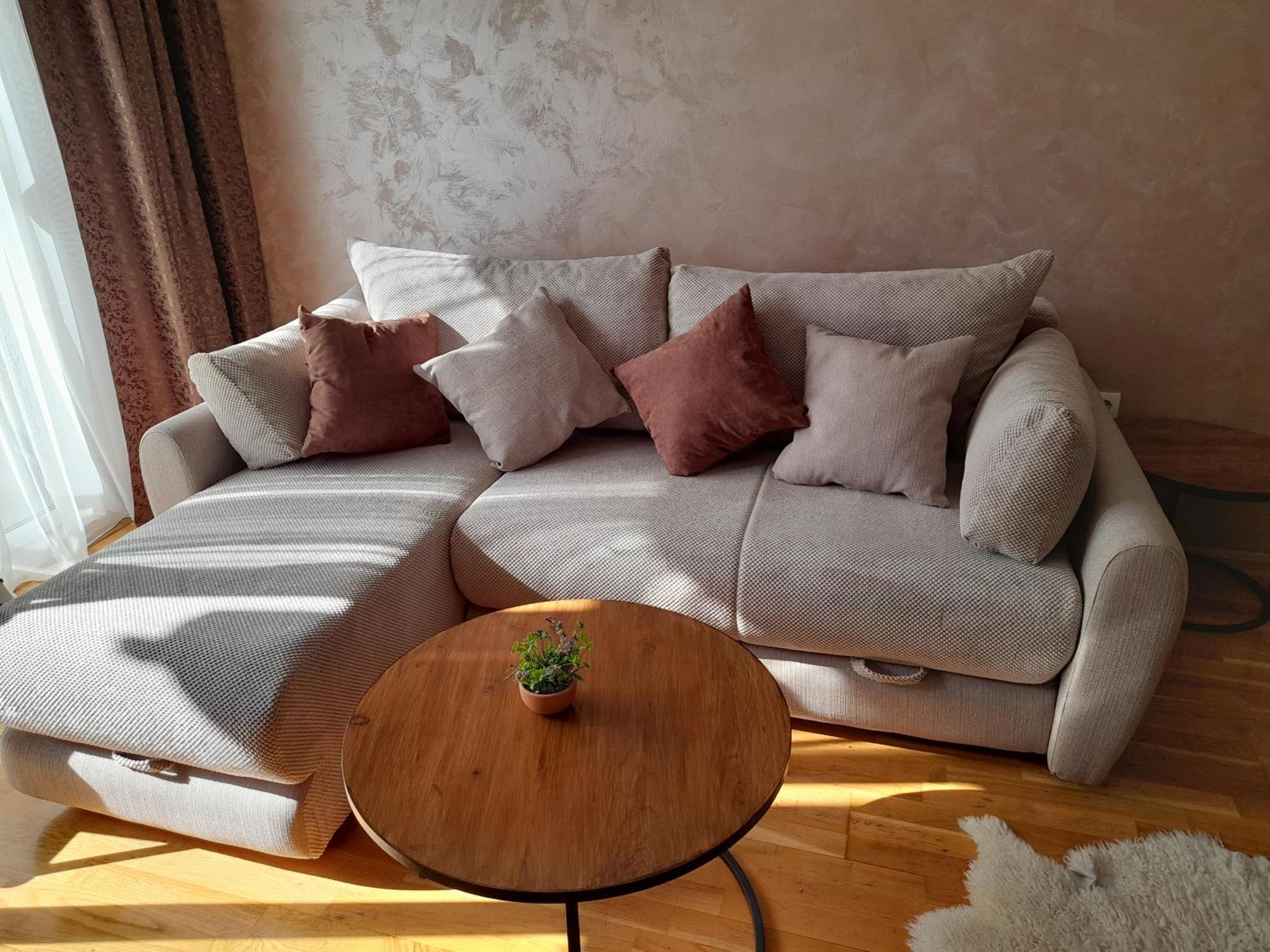 Ogi Apartman Appartement Podgorica Buitenkant foto